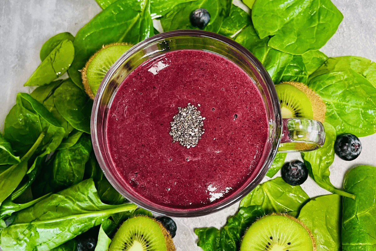 Your Guide: Make the Best Holiday Detox Smoothie for Energy & Digestion